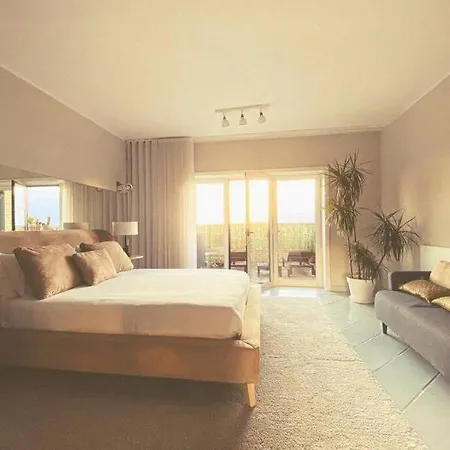 Apartment Luxury In Front The Sea